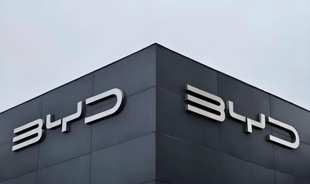 债务压顶下的豪赌：比亚迪7500万赞助国足的商业逻辑与风险博弈