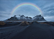 接机女球迷吐槽詹姆斯：哎哎哎这就走了，这都不看我们一眼