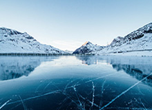 接机女球迷吐槽詹姆斯：哎哎哎这就走了，这都不看我们一眼